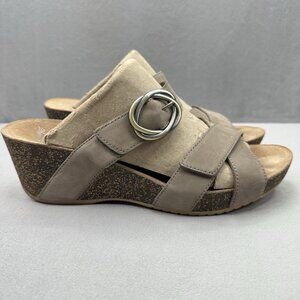 Womens 10.5-11 / EU 41 Dansko Susie Wedge Sandals Taupe Nubuck Slide Comfort
